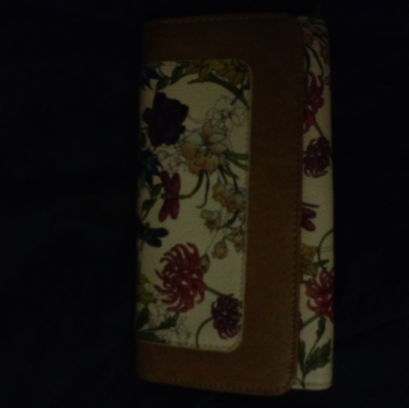 Wallet - Picture 1 of 3